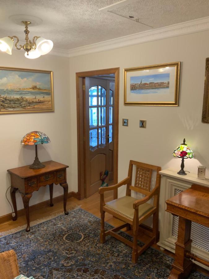 Remarkable 2-bed In Tranquil Setting Casa de Férias *